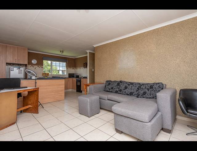 1 BEDROOM TOWNHOUSE SOLD IN MEYERSDAL